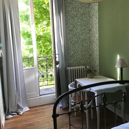 シャロン・アン・シャンパーニュ Un Jardin Dans La Ville Bed & Breakfast エクステリア 写真