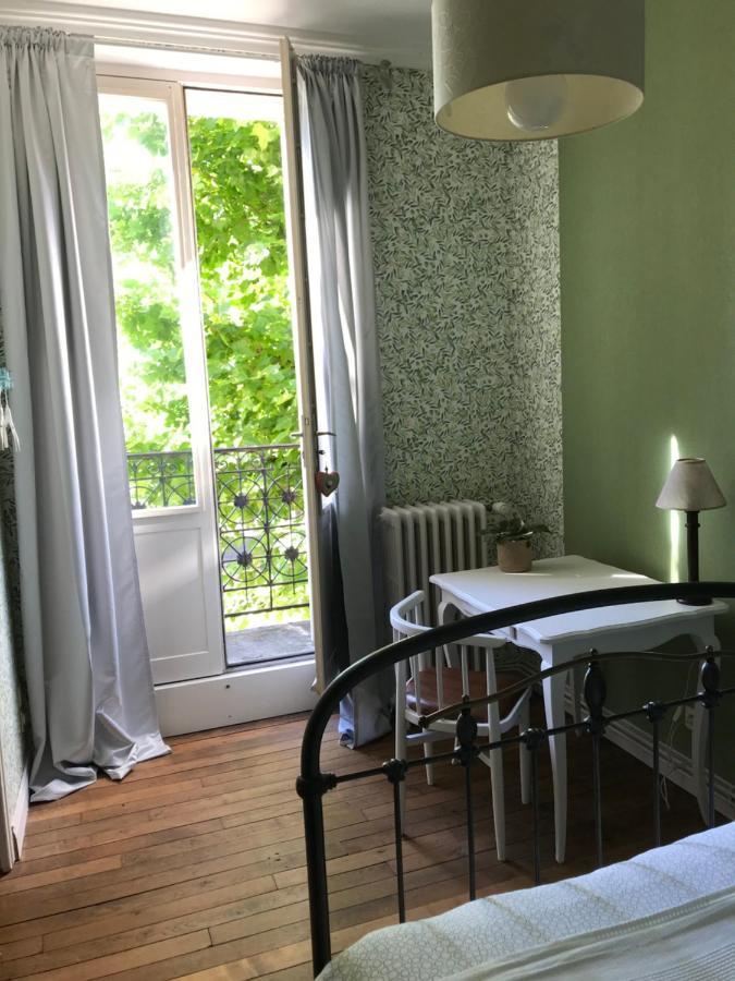 シャロン・アン・シャンパーニュ Un Jardin Dans La Ville Bed & Breakfast エクステリア 写真